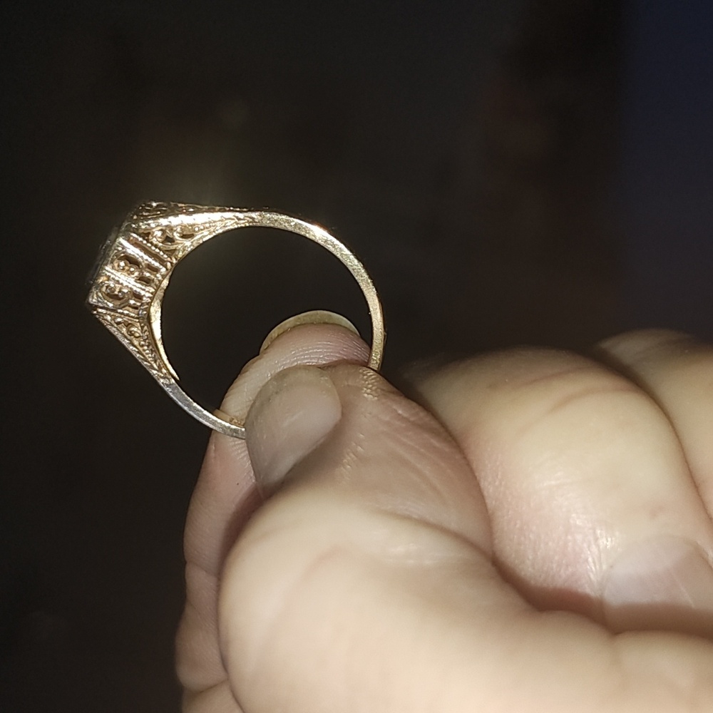 Gold Ring - Picture 9 of 10